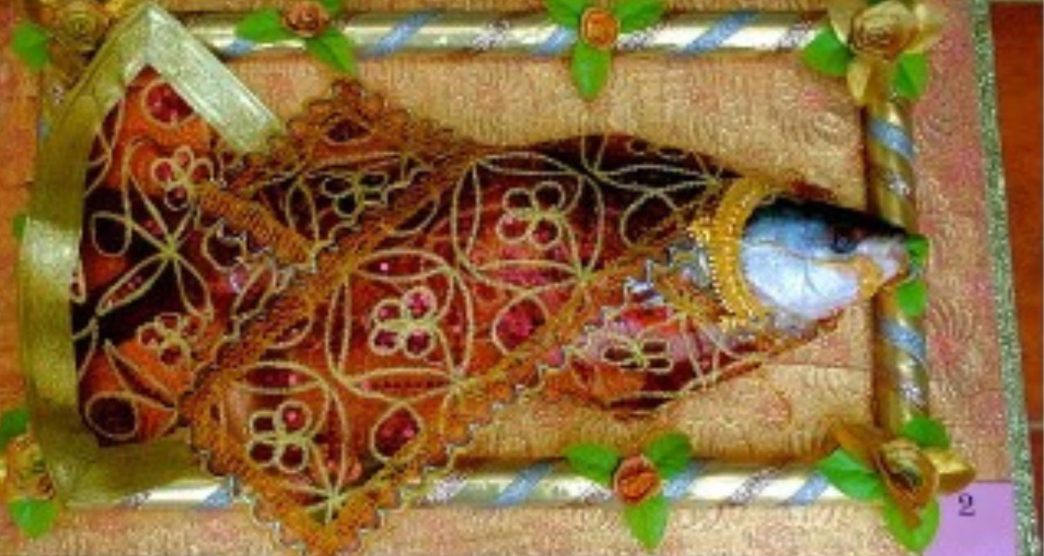 Hilsa fish dressed as bride was used in Bengali weddings.