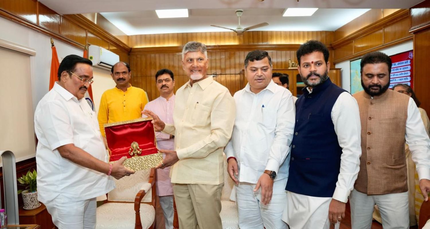 CM Chandrababu Naidu meets Union Jal Shakti Minister CR Patil to discuss the proposal for the Polavaram–Banakacherla Link Project.